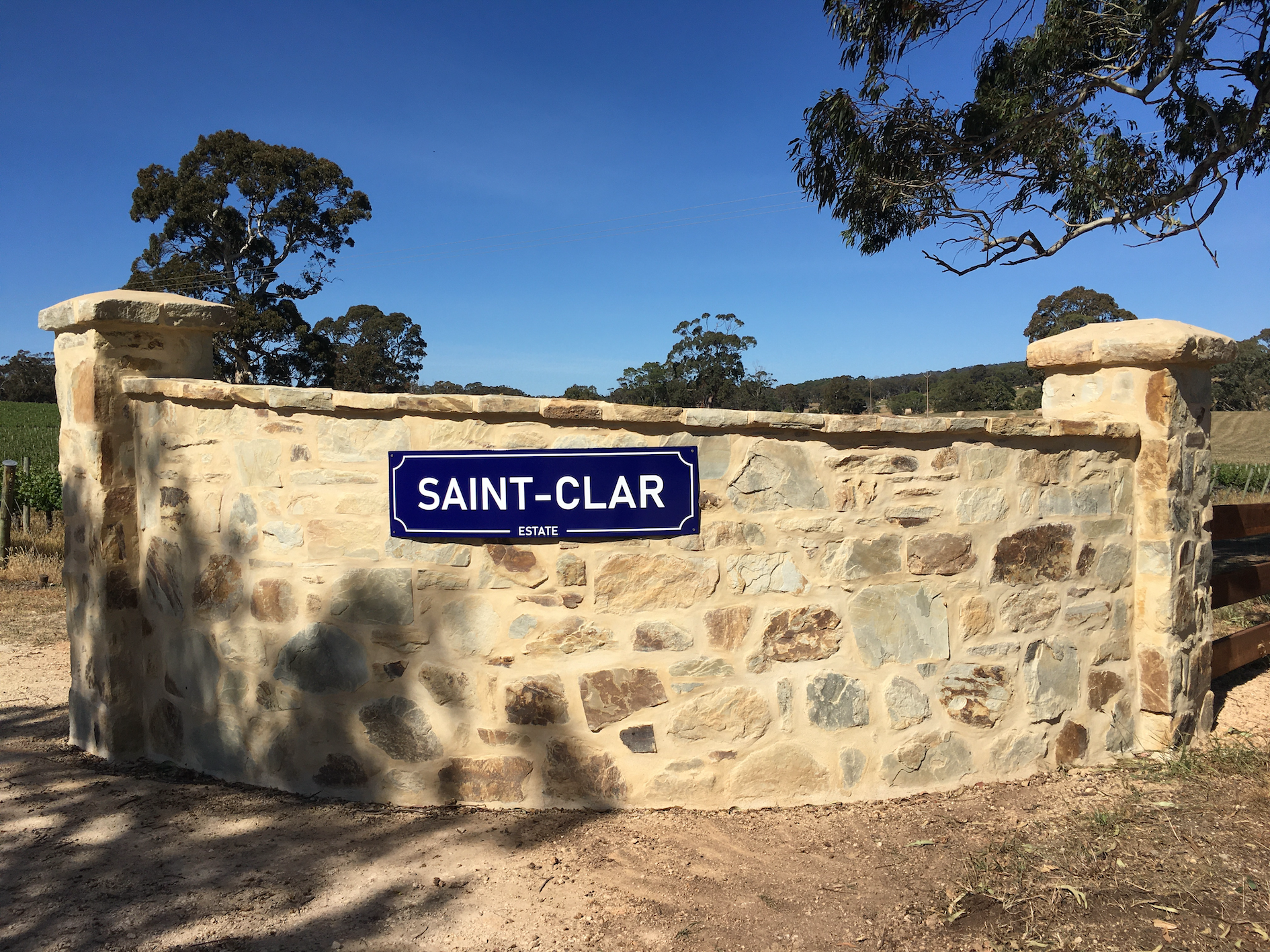 Saint-Clar Estate signage